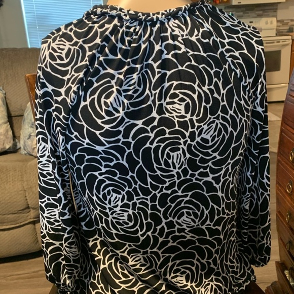 Style & Co. - Picture 3 of 5